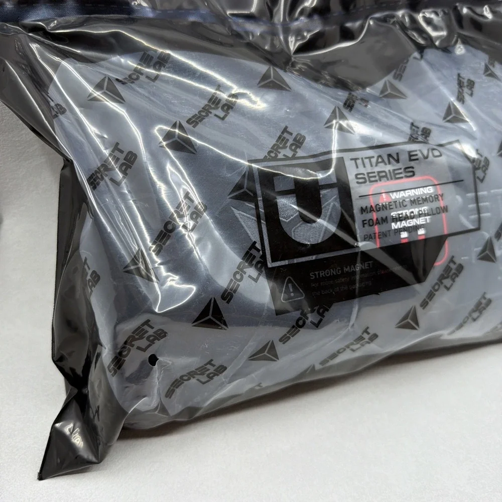 Secret Lab TITAN Evo Magnetic Memory Foam Head Pillow Black Gaming Chair NEW